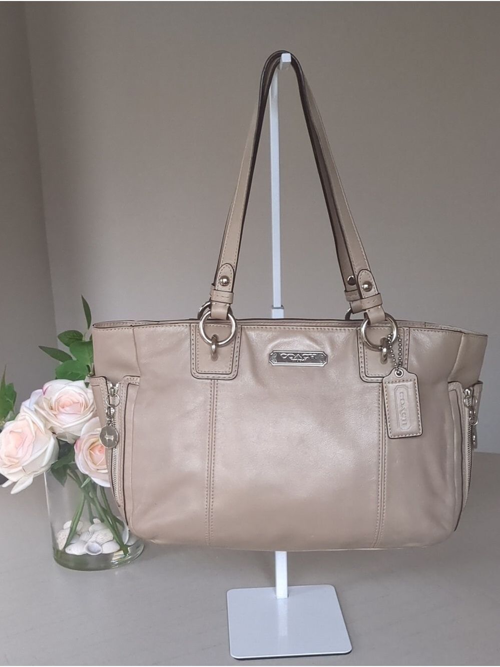 Coach Gallery Leather Tote – Style F19252